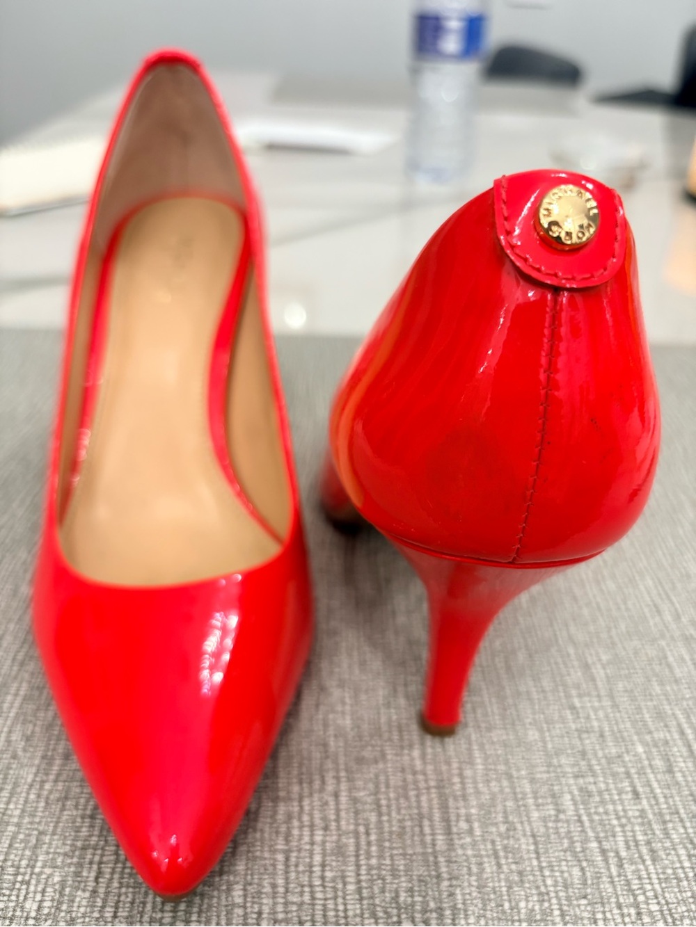 Women's Red Patent Pointed-Toe Mid Heel Pumps - Picture 5 of 6